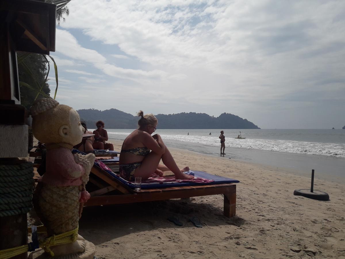 Jj Beach Resort & Jj Seafood Koh Phayam Exterior photo