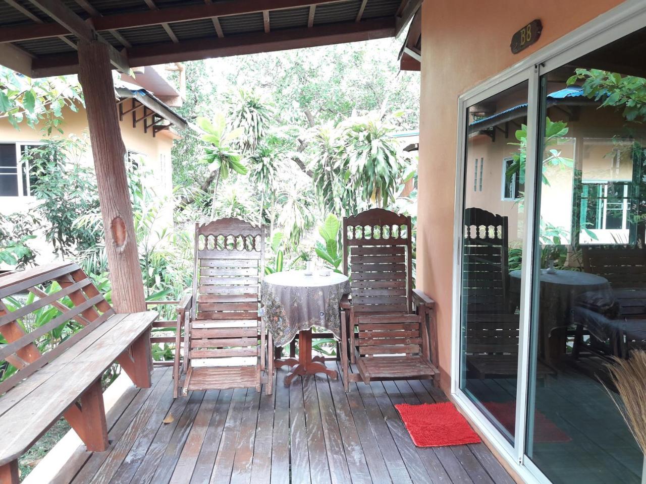 Jj Beach Resort & Jj Seafood Koh Phayam Exterior photo